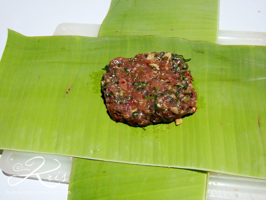 préparation des papillotes de poulet aux herbes aromatiques