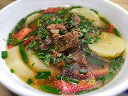 Recette de soupe de boeuf thaïe à la citronnelle